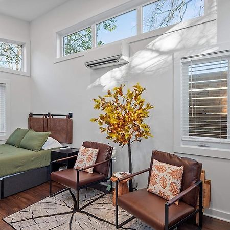 فيلا The Acorn - Tiny House In Historic Oakwood رالي المظهر الخارجي الصورة