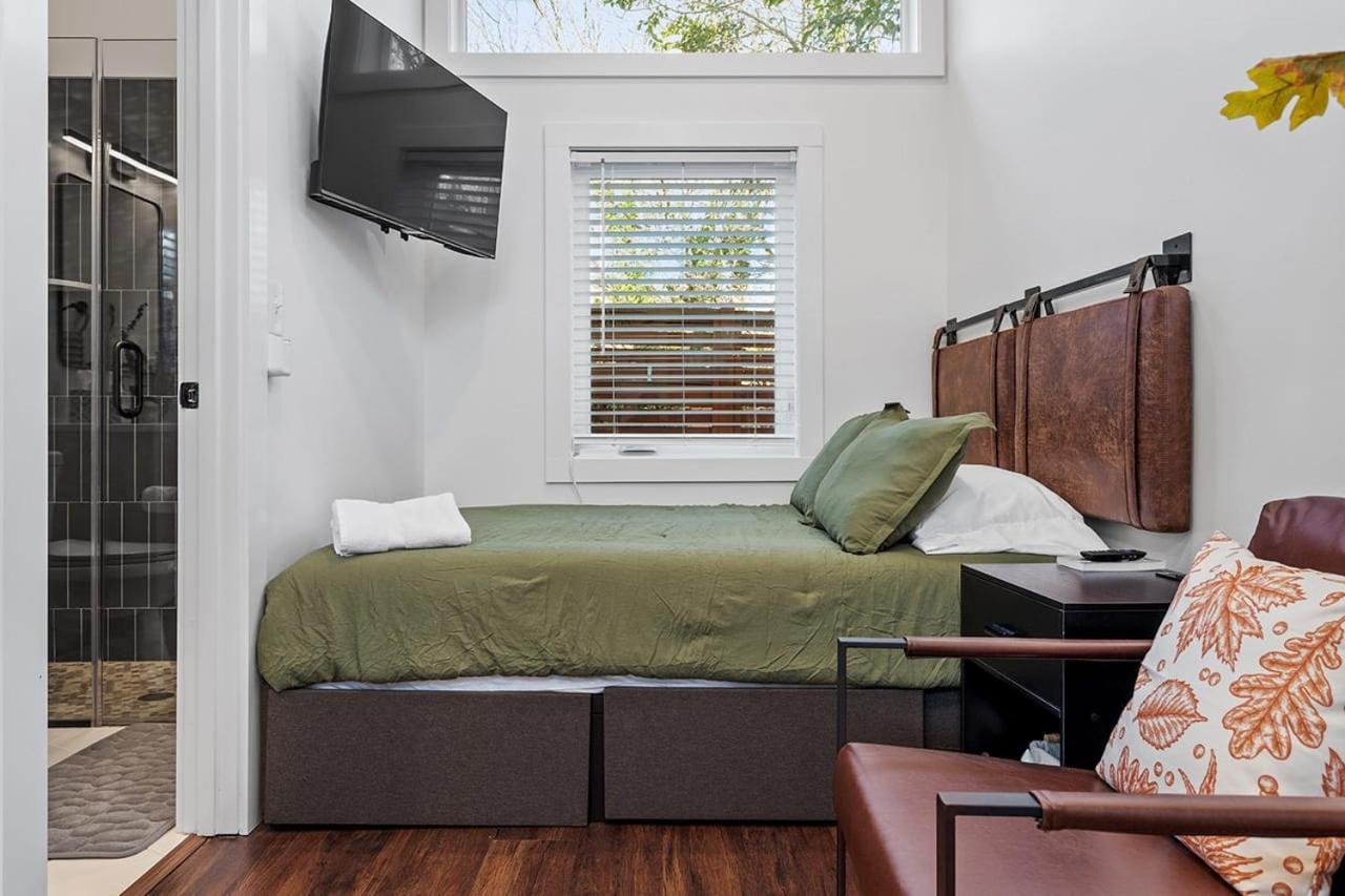 فيلا The Acorn - Tiny House In Historic Oakwood رالي المظهر الخارجي الصورة