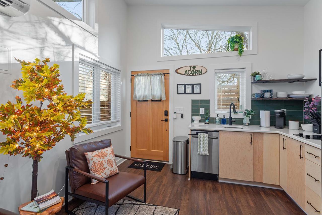 فيلا The Acorn - Tiny House In Historic Oakwood رالي المظهر الخارجي الصورة